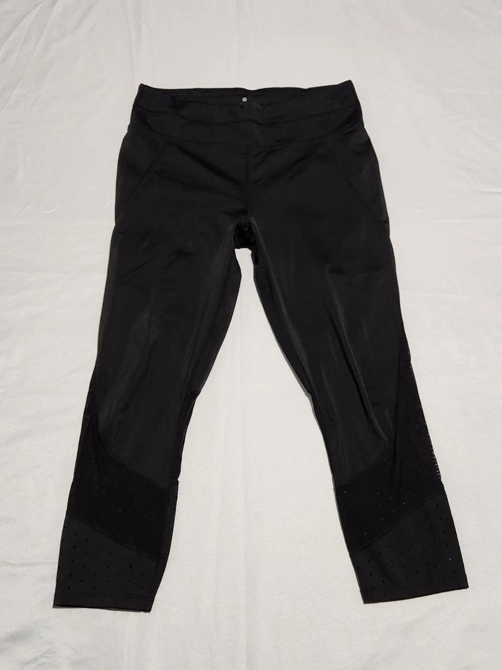 Athleta Black Perforated Performance Capris